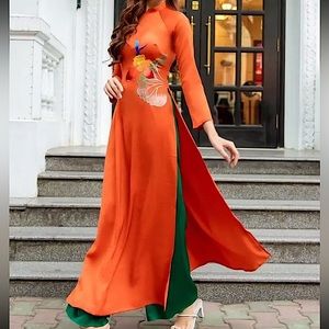 🆕 🧡🍊🏵️Vietnamese Tet Ao Dai in White Chiffon with lotus 🪷 embroidered 2XL